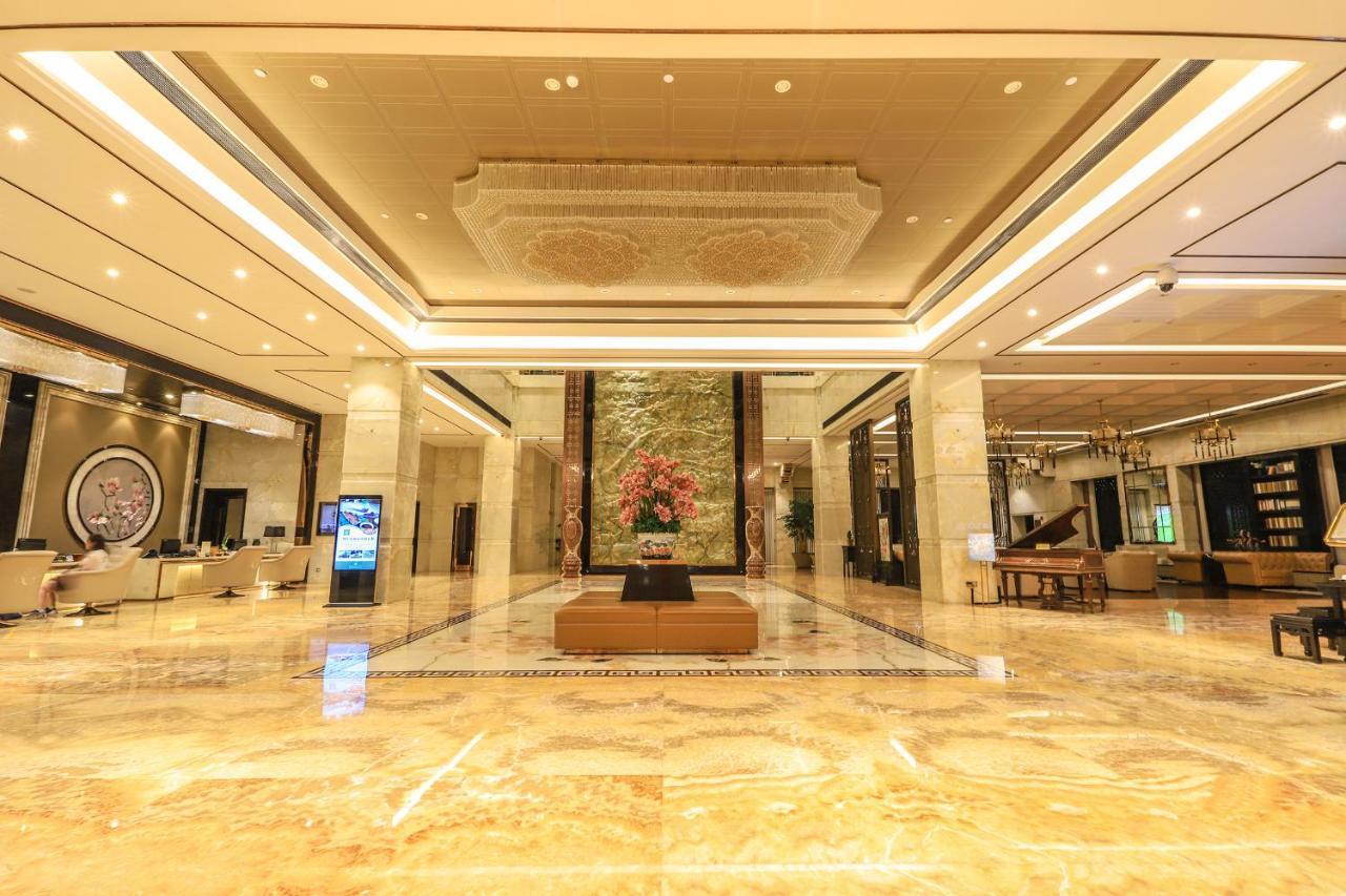 Royal Garden Hotel Shanghai-Free Shuttle To And From Disney & Pvg & Close Metro Line2 Easy To Sha New Expo Экстерьер фото