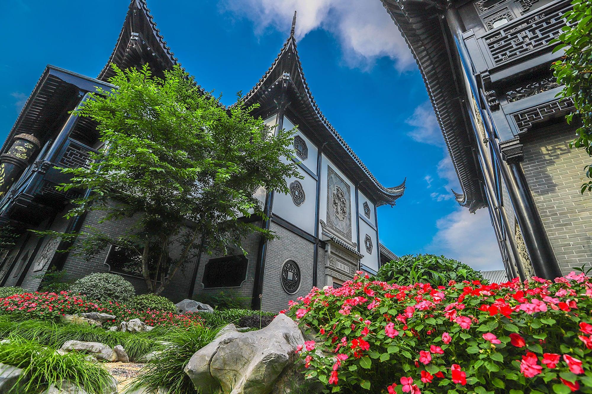 Royal Garden Hotel Shanghai-Free Shuttle To And From Disney & Pvg & Close Metro Line2 Easy To Sha New Expo Экстерьер фото