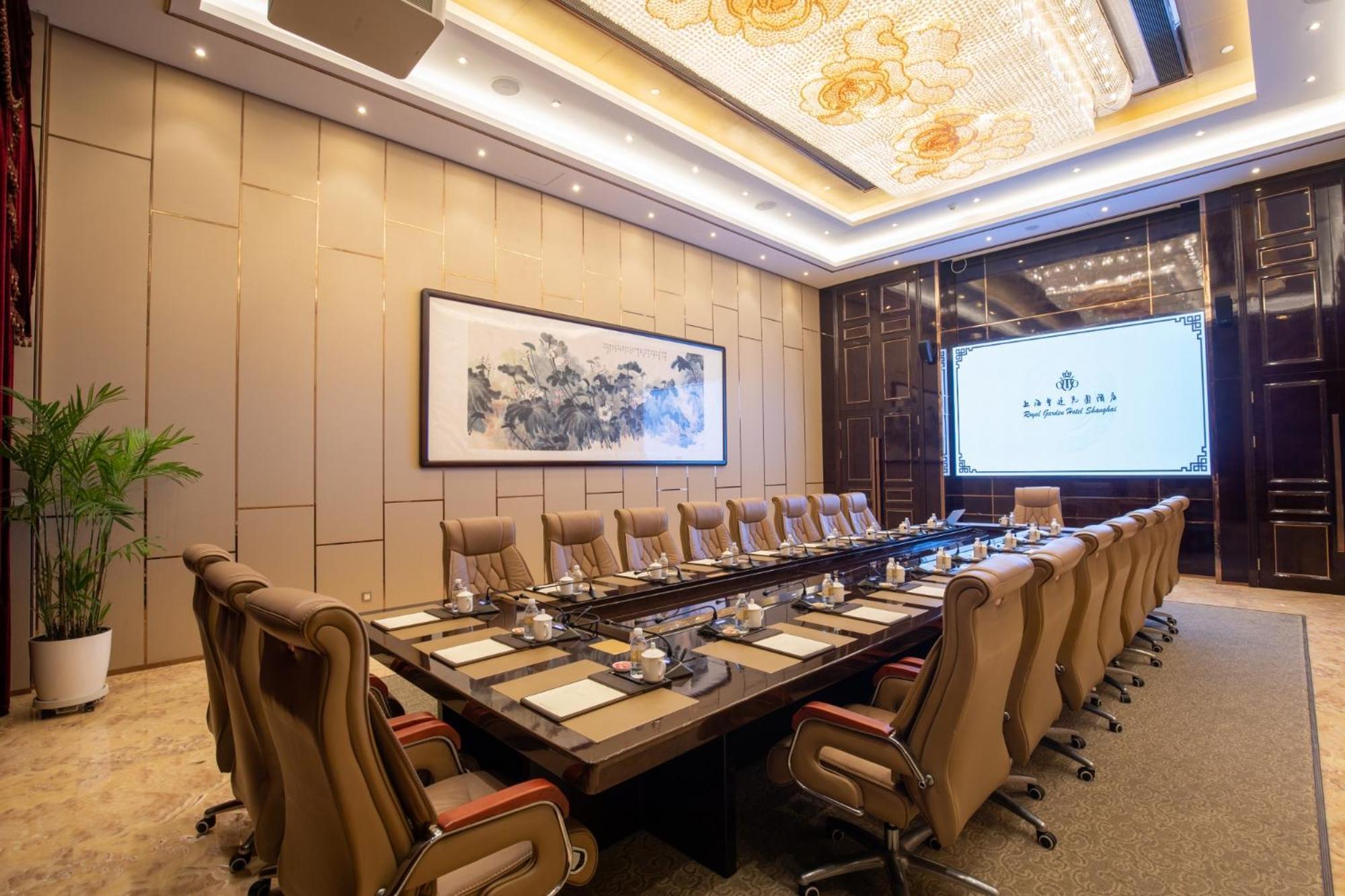 Royal Garden Hotel Shanghai-Free Shuttle To And From Disney & Pvg & Close Metro Line2 Easy To Sha New Expo Экстерьер фото