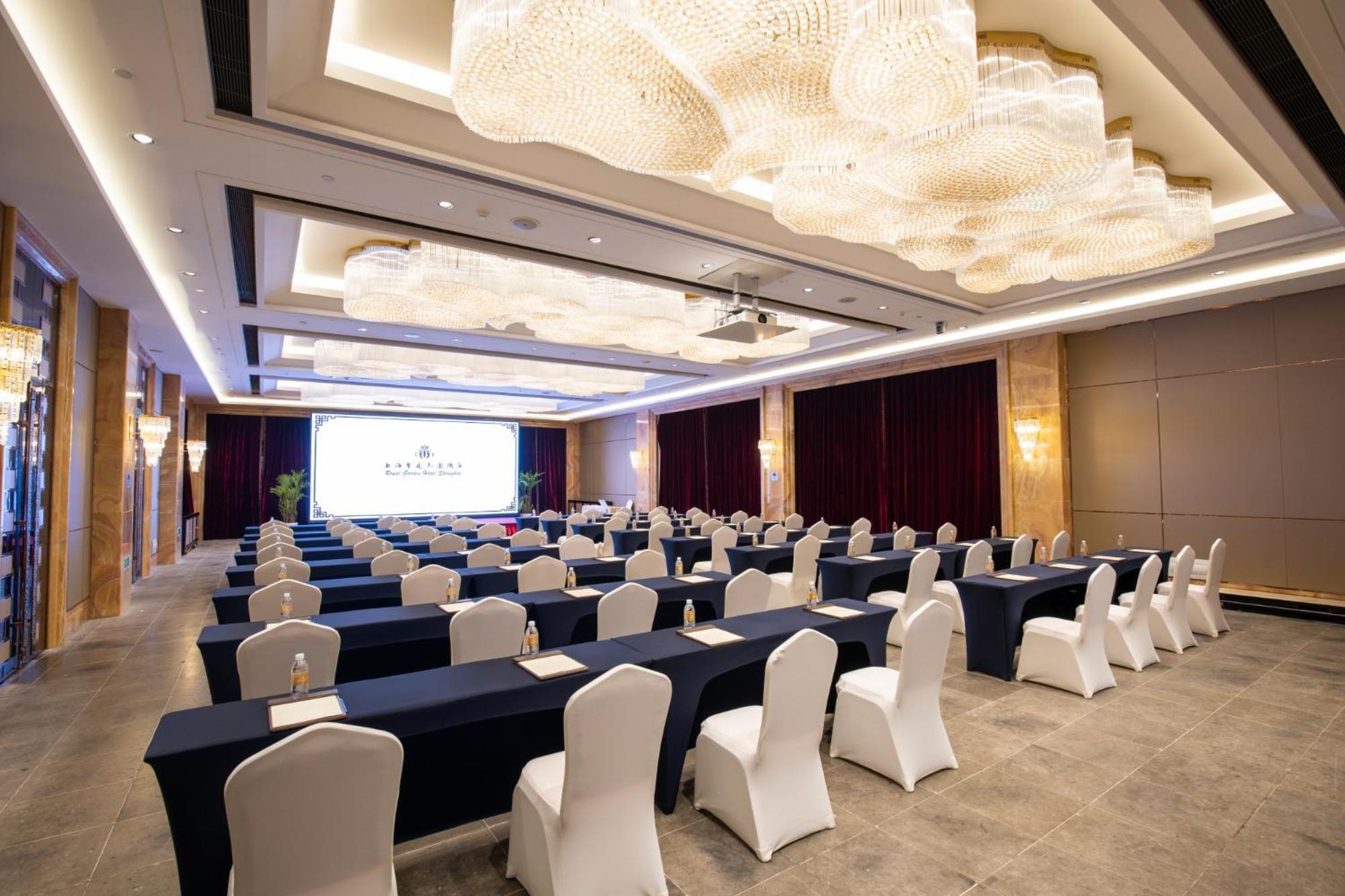 Royal Garden Hotel Shanghai-Free Shuttle To And From Disney & Pvg & Close Metro Line2 Easy To Sha New Expo Экстерьер фото