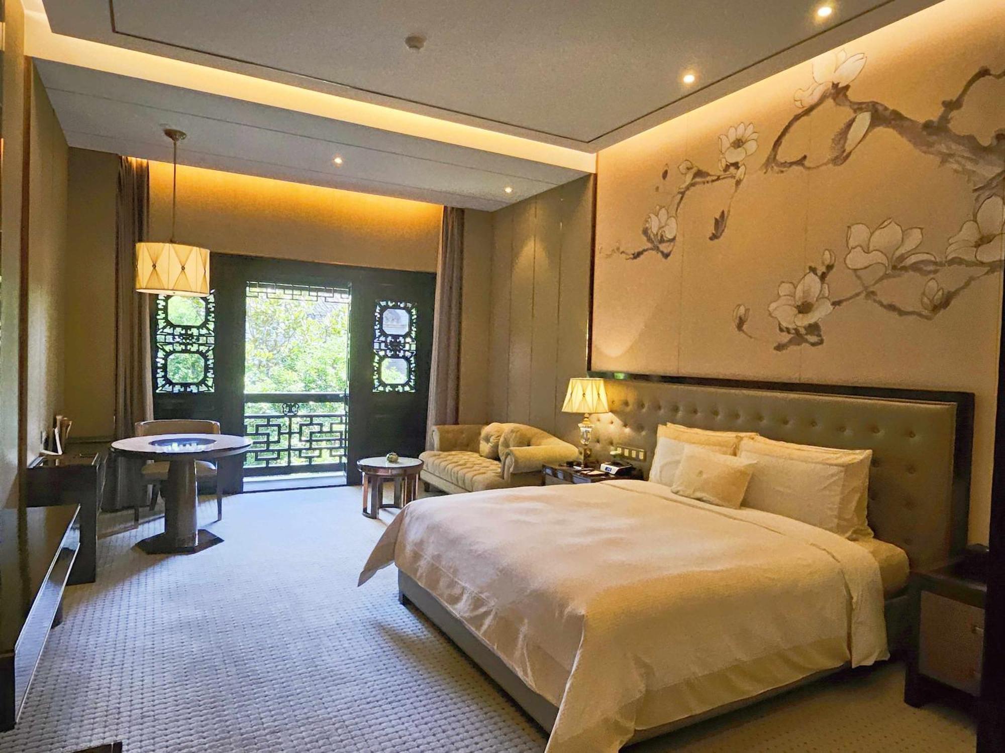 Royal Garden Hotel Shanghai-Free Shuttle To And From Disney & Pvg & Close Metro Line2 Easy To Sha New Expo Экстерьер фото