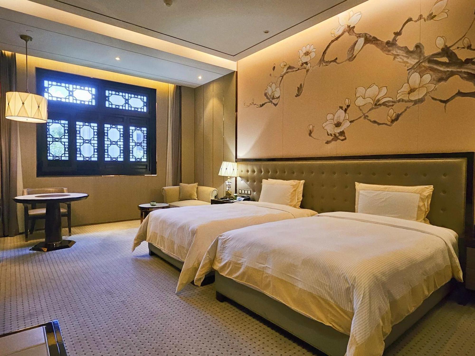 Royal Garden Hotel Shanghai-Free Shuttle To And From Disney & Pvg & Close Metro Line2 Easy To Sha New Expo Экстерьер фото